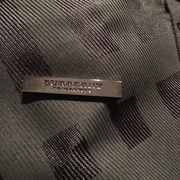 Authentic Burberry Tote Bag - Picture 2 of 4